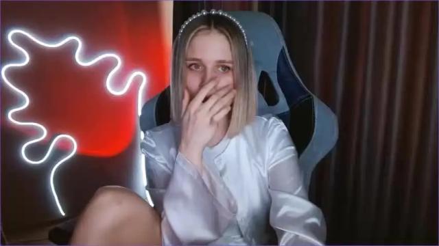 Image 2 of charming_beauty Stream on Chaturbate on 13 months ago