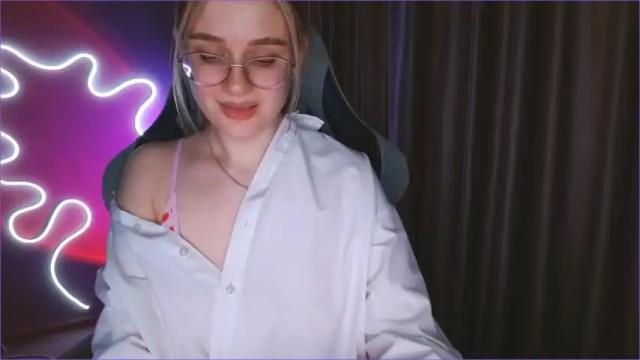Image 8 of charming_beauty Stream on Chaturbate on 12 months ago
