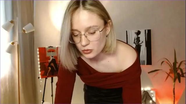 Image 8 of charming_beauty Stream on Chaturbate on 28 days ago