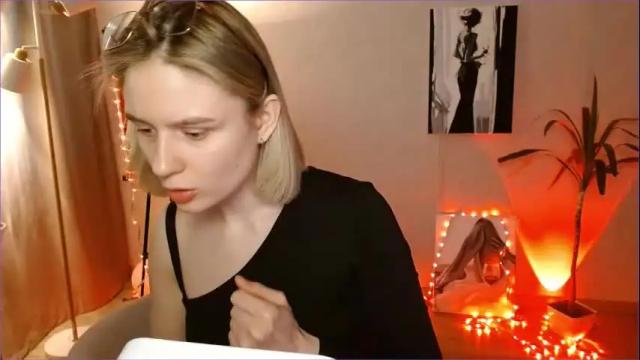 Image 6 of charming_beauty Stream on Chaturbate on 26 days ago