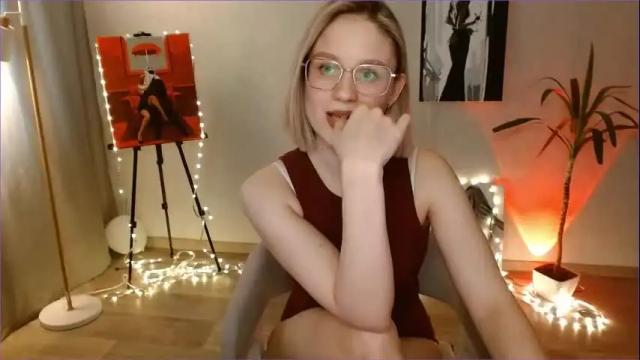 Image 2 of charming_beauty Stream on Chaturbate on 24 days ago