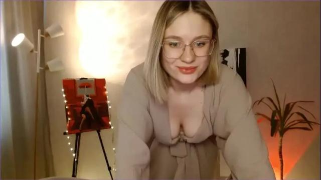 Image 3 of charming_beauty Stream on Chaturbate on 9 days ago