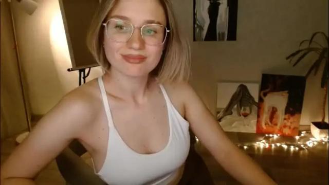 Image 12 of charming_beauty Stream on Chaturbate on 2 months ago