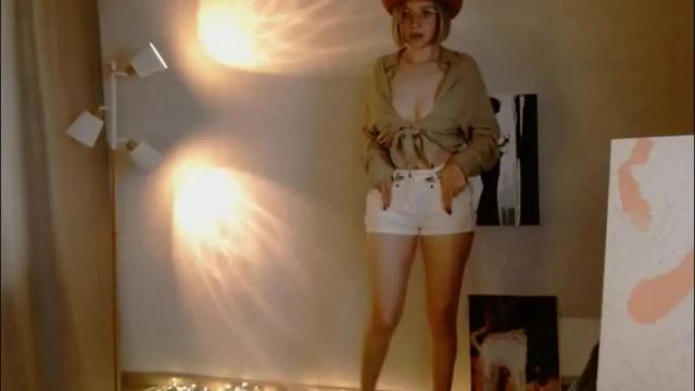 Image 4 of charming_beauty Stream on Chaturbate on 1 month ago