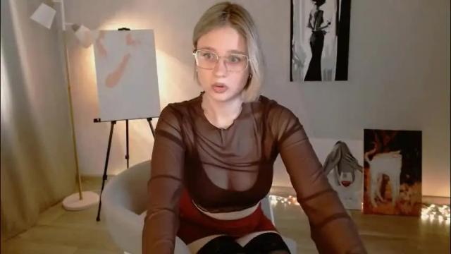 Image 7 of charming_beauty Stream on Chaturbate on 1 month ago