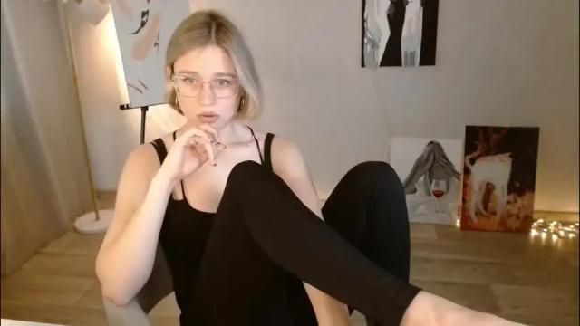 Image 10 of charming_beauty Stream on Chaturbate on 1 month ago