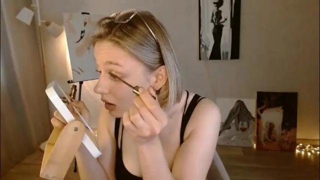 Image 3 of charming_beauty Stream on Chaturbate on 1 month ago