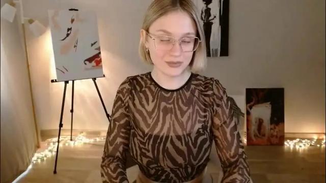Image 2 of charming_beauty Stream on Chaturbate on 26 days ago