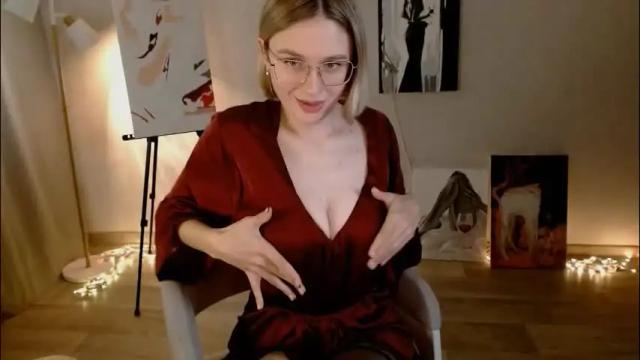 Image 7 of charming_beauty Stream on Chaturbate on 23 days ago