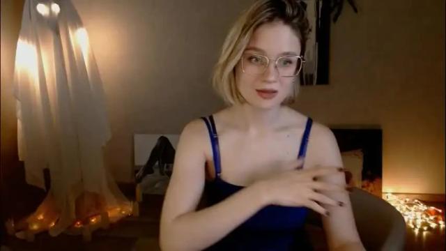 Image 10 of charming_beauty Stream on Chaturbate on 1 day ago