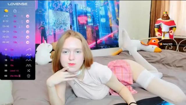 Image 8 of charming_berry_ Stream on Chaturbate on 13 months ago