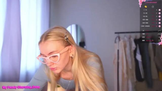 Image 10 of charming_daisy Stream on Chaturbate on 13 months ago