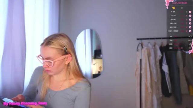 Image 11 of charming_daisy Stream on Chaturbate on 13 months ago