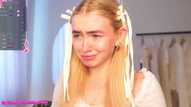 Image 8 of charming_daisy Stream on Chaturbate on 13 months ago