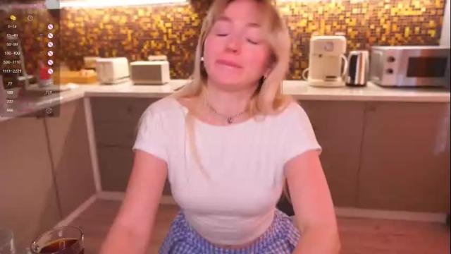 Image 12 of charming_daisy Stream on Chaturbate on 1 month ago