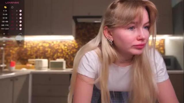 Image 2 of charming_daisy Stream on Chaturbate on 1 month ago