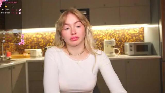 Image 7 of charming_daisy Stream on Chaturbate on 1 month ago