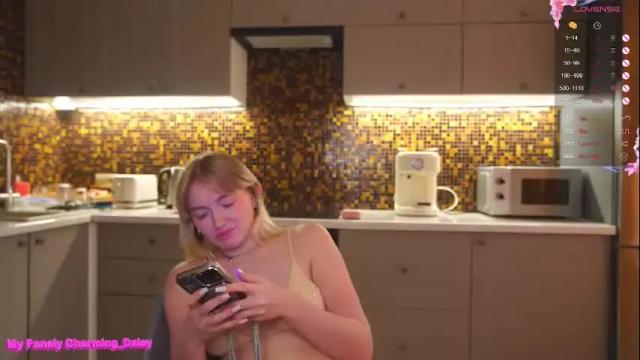 Image 10 of charming_daisy Stream on Chaturbate on 1 month ago