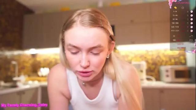 Image 12 of charming_daisy Stream on Chaturbate on 1 month ago