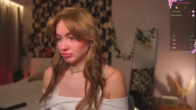 Image 10 of charming_daisy Stream on Chaturbate on 1 month ago