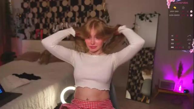 Image 2 of charming_daisy Stream on Chaturbate on 1 month ago