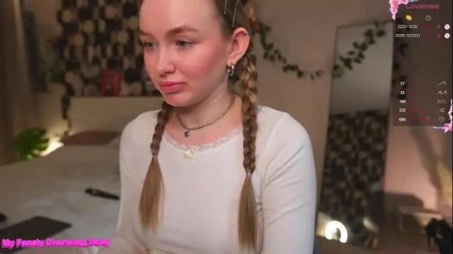 Image 11 of charming_daisy Stream on Chaturbate on 1 month ago
