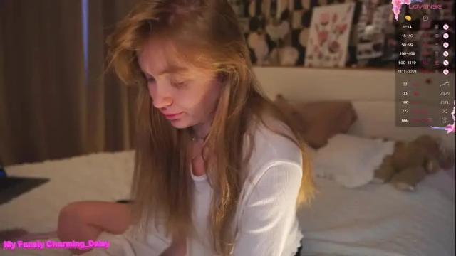 Image 7 of charming_daisy Stream on Chaturbate on 29 days ago