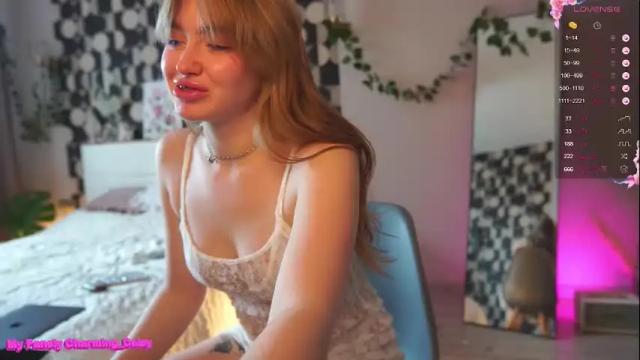 Image 8 of charming_daisy Stream on Chaturbate on 28 days ago
