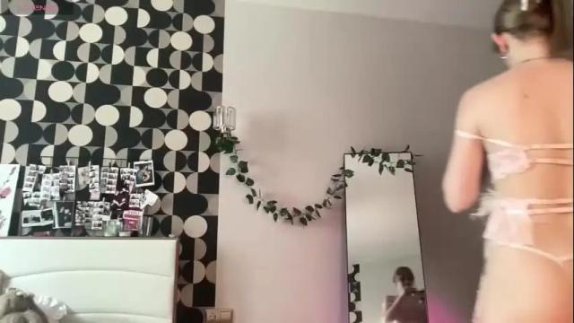 Image 12 of charming_daisy Stream on Chaturbate on 25 days ago