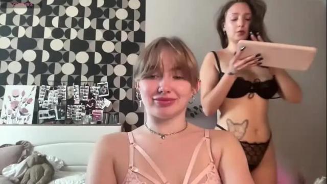 Image 4 of charming_daisy Stream on Chaturbate on 25 days ago