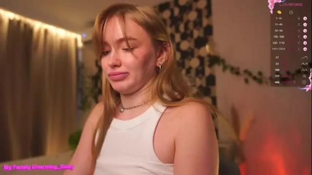 Image 7 of charming_daisy Stream on Chaturbate on 3 days ago