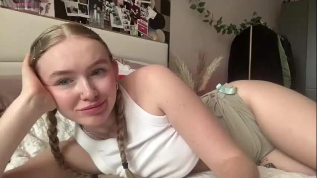 Image 7 of charming_daisy Stream on Chaturbate on 1 day ago