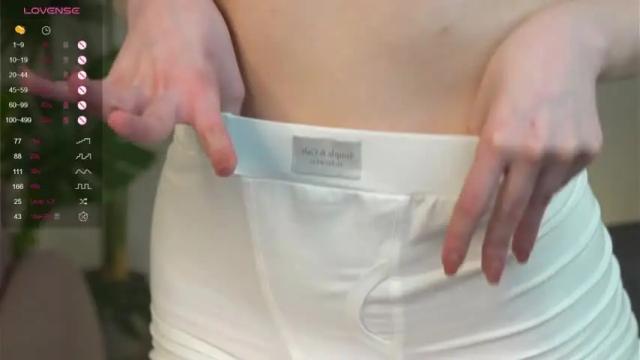 Image 12 of charming_flower Stream on Chaturbate on 13 months ago