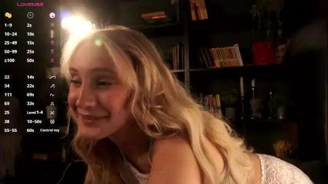 Image 11 of charming_flower Stream on Chaturbate on 2 months ago