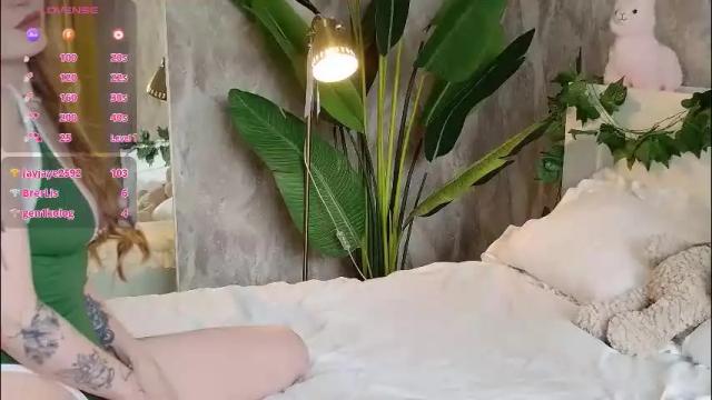 Image 2 of charming_lilly Stream on Chaturbate on 2 months ago