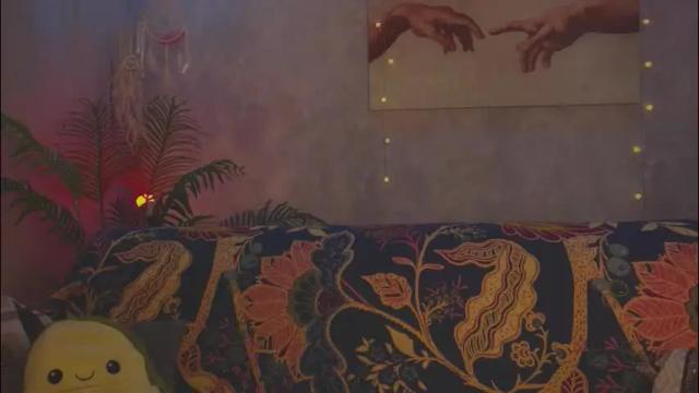 Image 6 of charming_lilly Stream on Chaturbate on 1 month ago