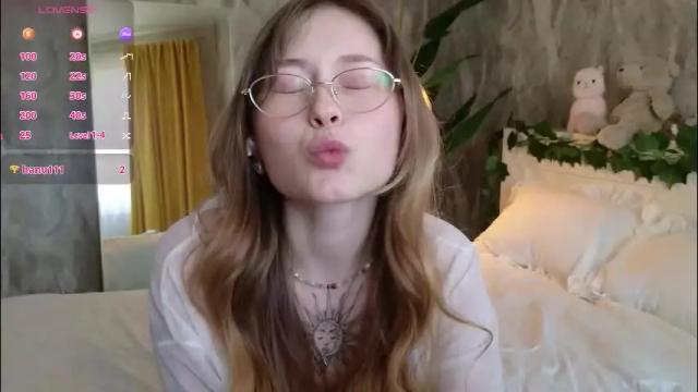 Thumbnail 1, charming_lilly's Stream at Chaturbate, 1 month ago