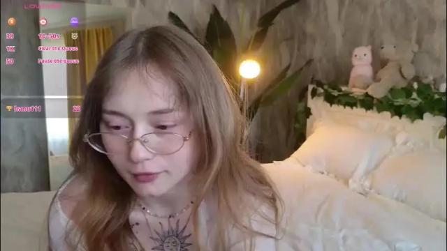 Image 2 of charming_lilly Stream on Chaturbate on 1 month ago