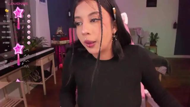 Image 11 of charming_snake_ Stream on Chaturbate on 15 months ago