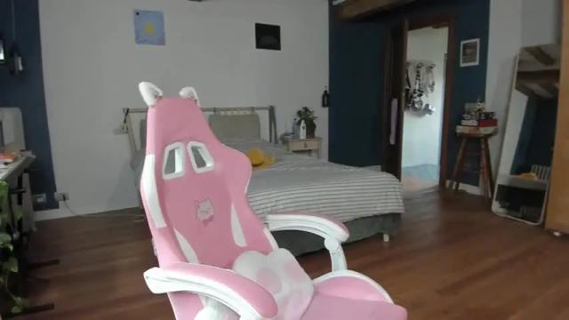 Image 2 of charming_snake_ Stream on Chaturbate on 13 months ago