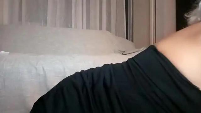 Image 4 of cheatinwife Stream on Chaturbate on 18 months ago