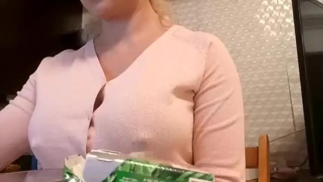 Image 8 of cheatinwife Stream on Chaturbate on 17 months ago