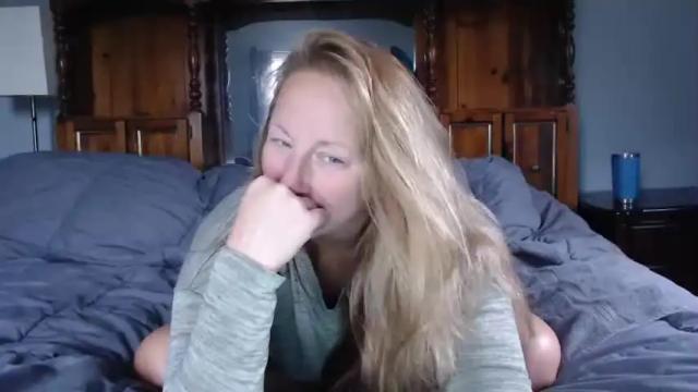 Image 7 of cheekysexkitten Stream on Chaturbate on 18 months ago