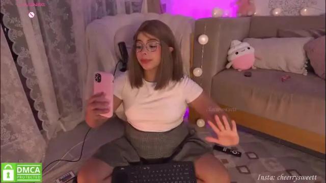 Image 3 of cheerrysweett Stream on Chaturbate on 18 days ago