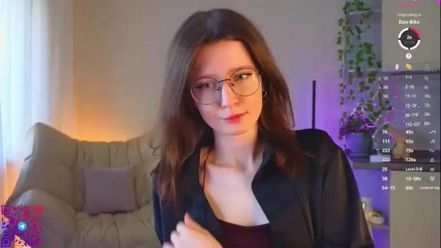Image 8 of chelseacerys Stream on Chaturbate on 2 months ago