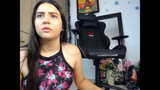Image 8 of chelssy_12 Stream on Chaturbate on 17 months ago