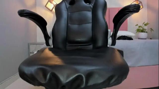 Image 4 of chelsyquinn Stream on Chaturbate on 1 month ago