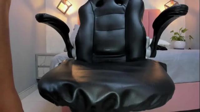 Image 7 of chelsyquinn Stream on Chaturbate on 1 month ago