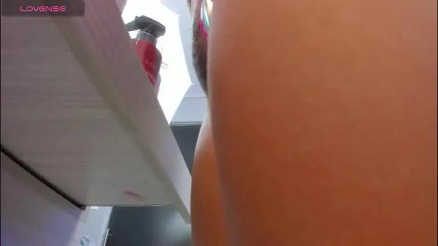 Image 2 of chelsyquinn Stream on Chaturbate on 1 month ago