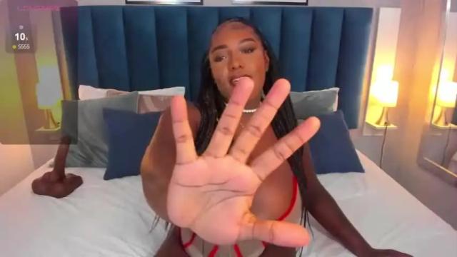 Image 6 of cheneelllorens Stream on Chaturbate on 13 months ago